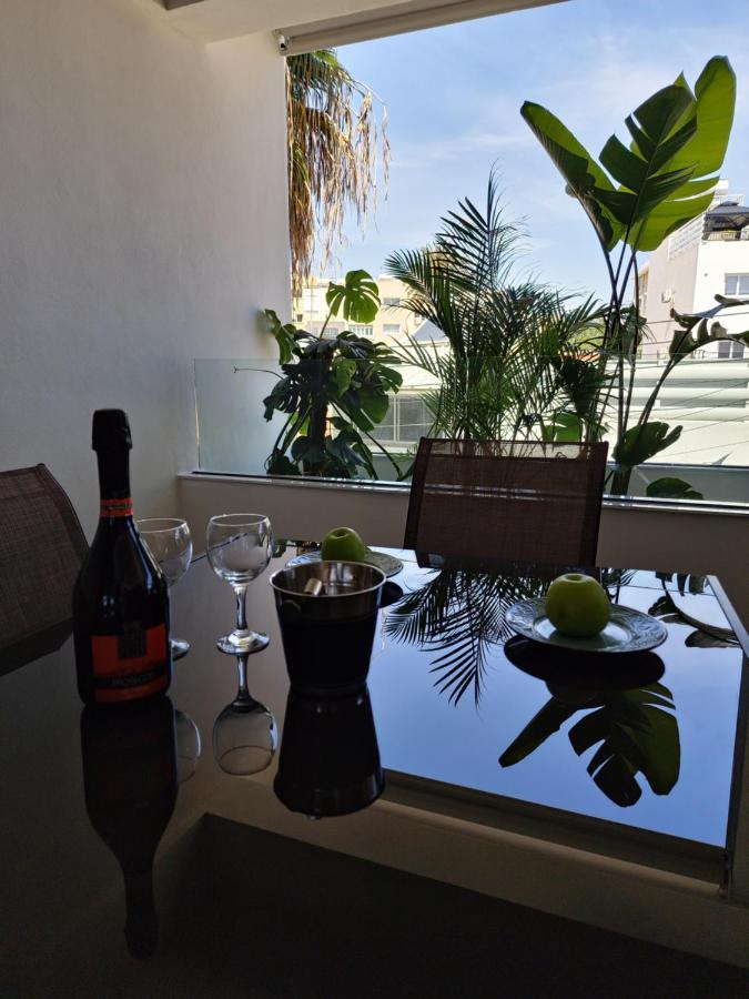 Carisa Deluxe Apartment With Jacuzzi Larnaca Exterior foto