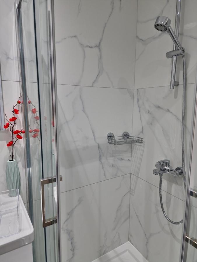 Carisa Deluxe Apartment With Jacuzzi Larnaca Exterior foto