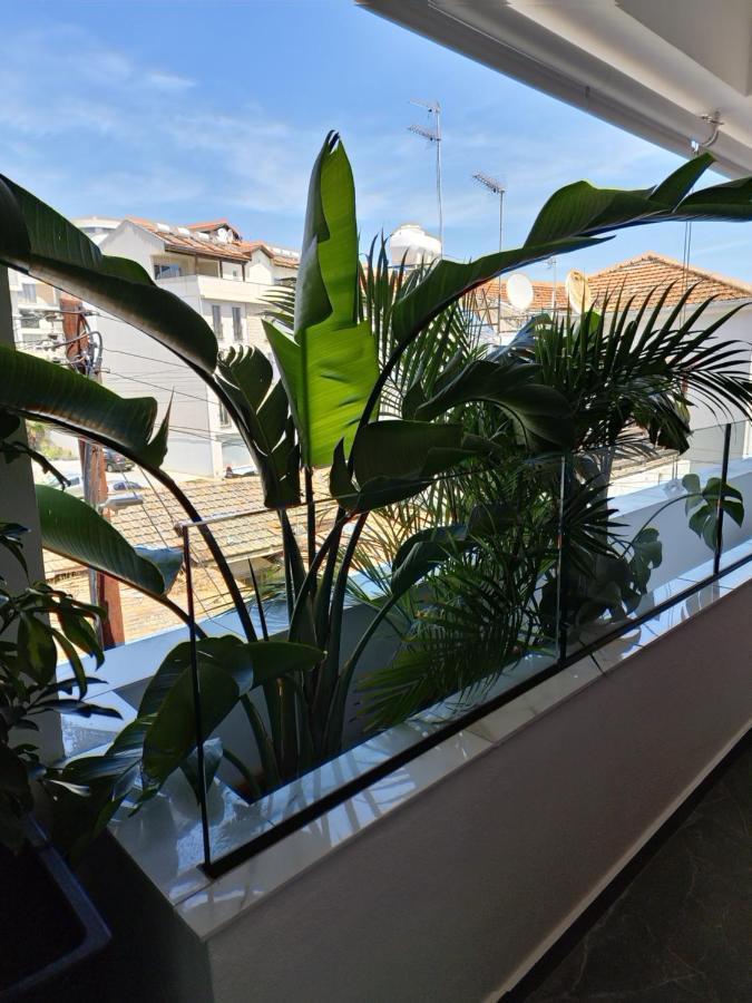 Carisa Deluxe Apartment With Jacuzzi Larnaca Exterior foto