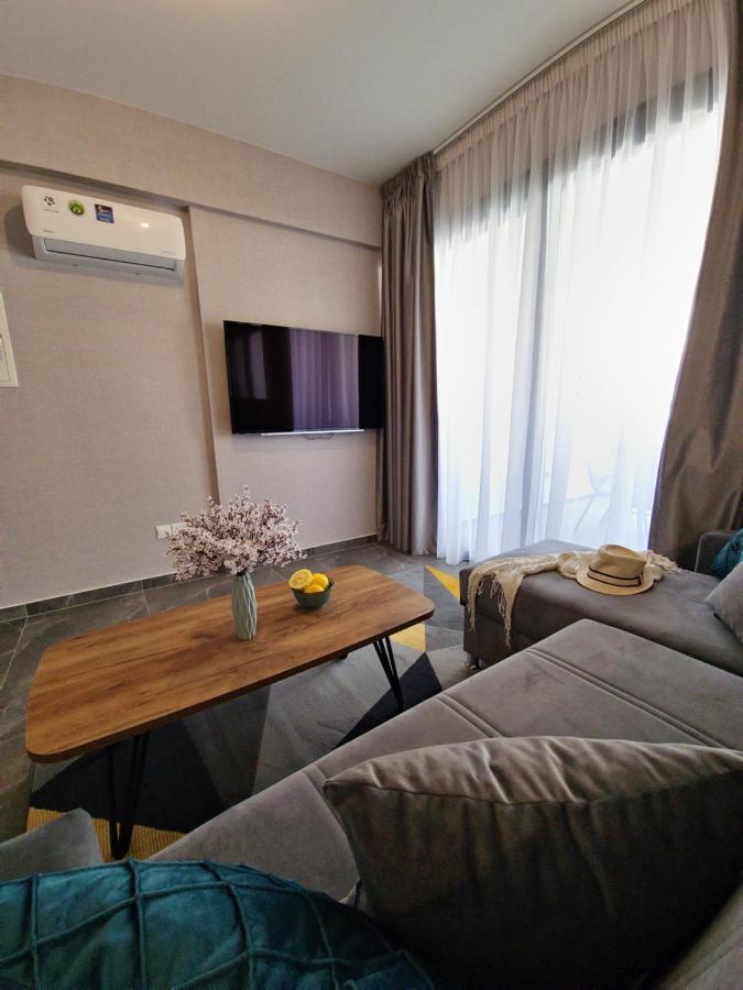 Carisa Deluxe Apartment With Jacuzzi Larnaca Exterior foto