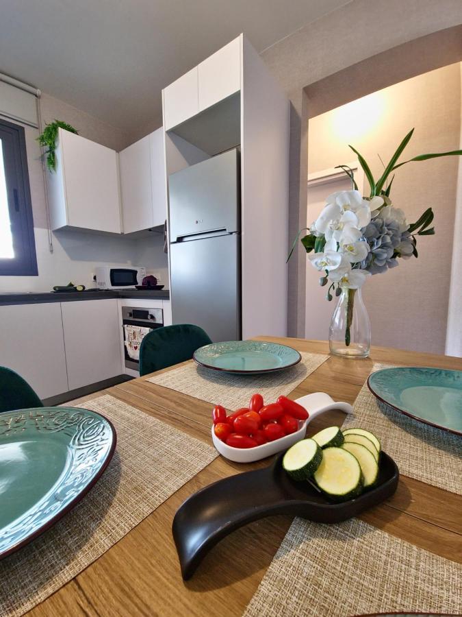 Carisa Deluxe Apartment With Jacuzzi Larnaca Exterior foto